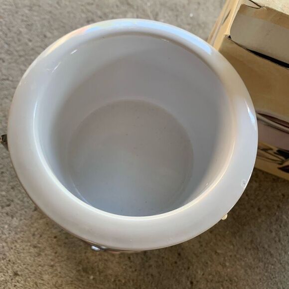 Small Ceramic Fondue Pot With Stand - Picture 3 of 5